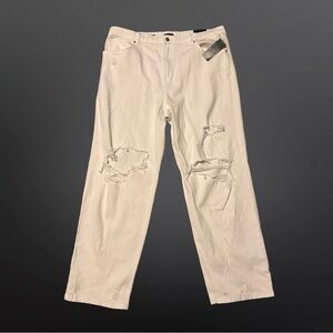 NWT Wild Fable White High-Rise Ripped Baggy Jeans

Size 18